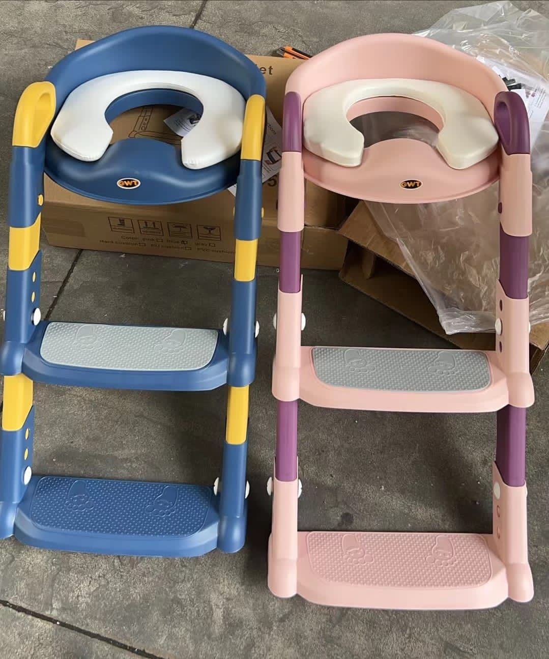 ESCALERA DE BAÑO CON COJIN - COLOR: AZUL